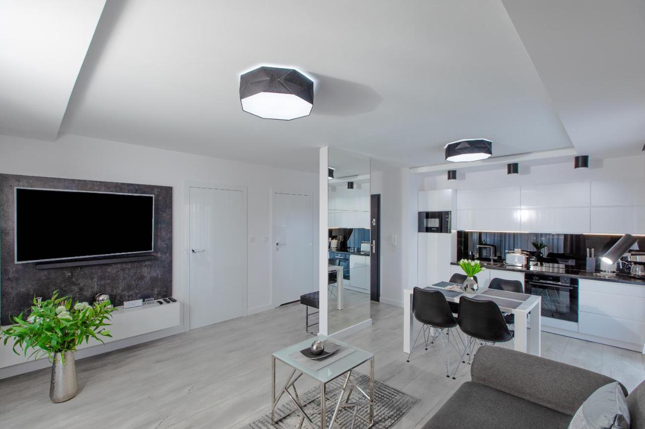 Apartament Linia Komfortu Gardenia Dziwnow Z Widokiem Na Morze Epapartamenty エクステリア 写真