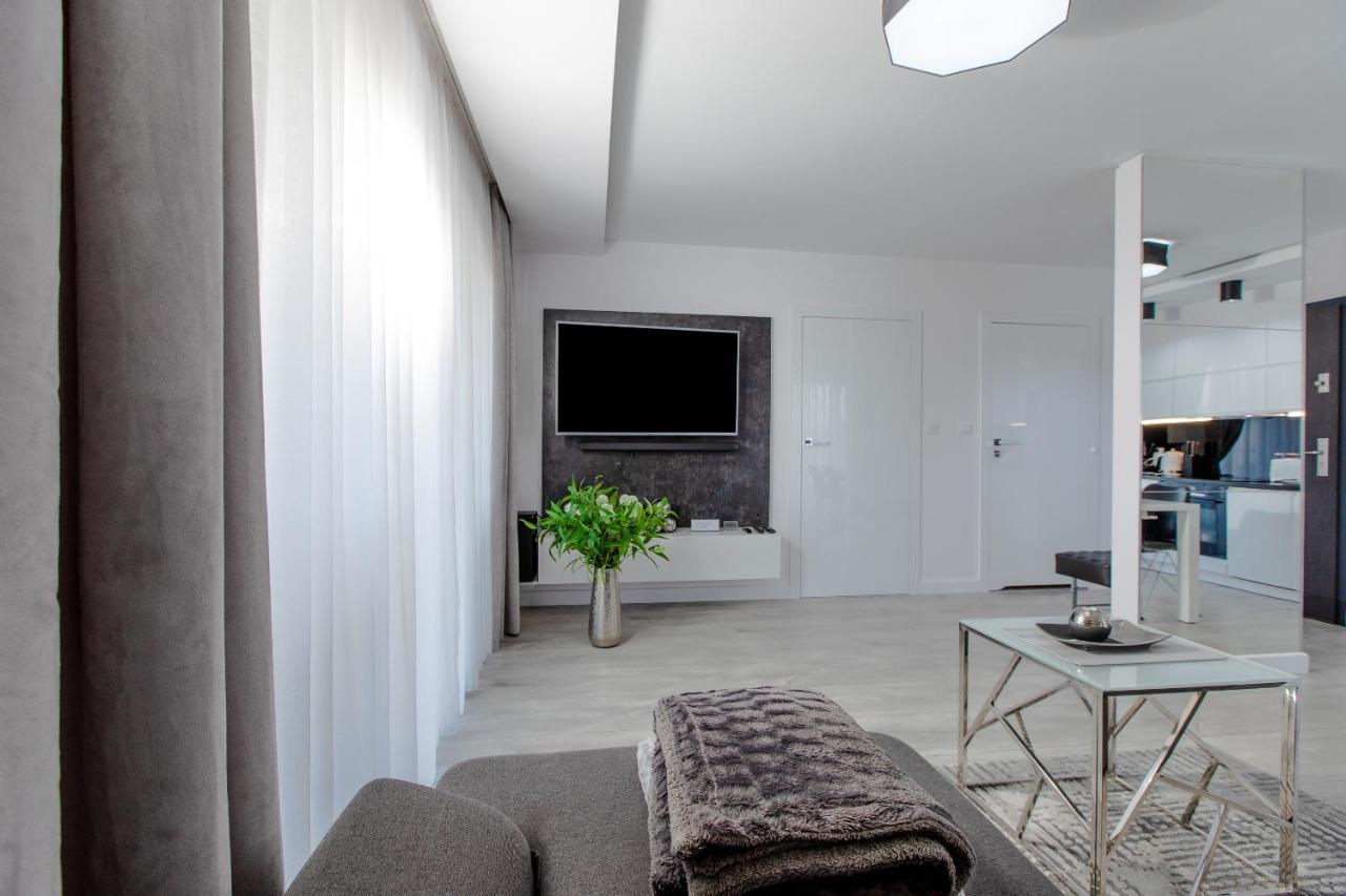 Apartament Linia Komfortu Gardenia Dziwnow Z Widokiem Na Morze Epapartamenty エクステリア 写真