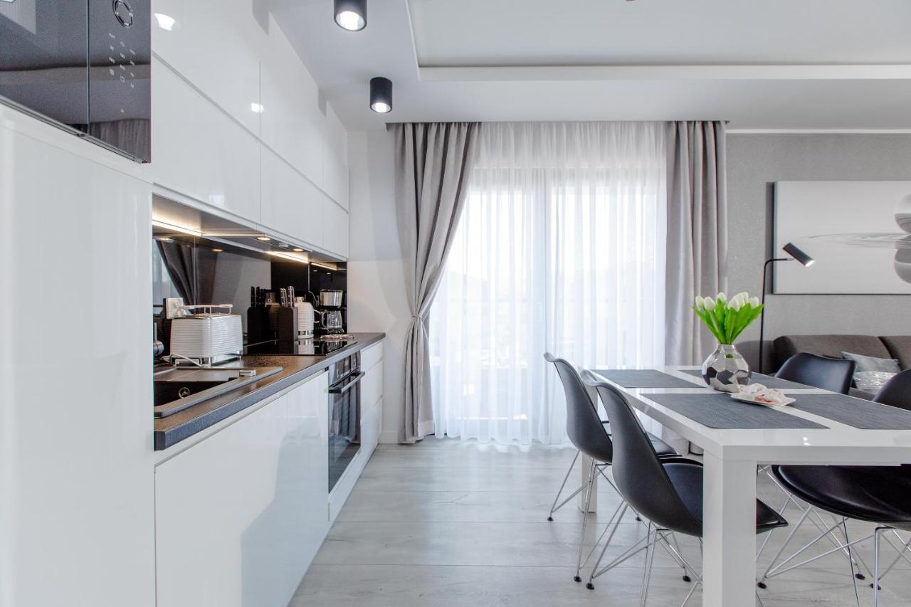 Apartament Linia Komfortu Gardenia Dziwnow Z Widokiem Na Morze Epapartamenty エクステリア 写真