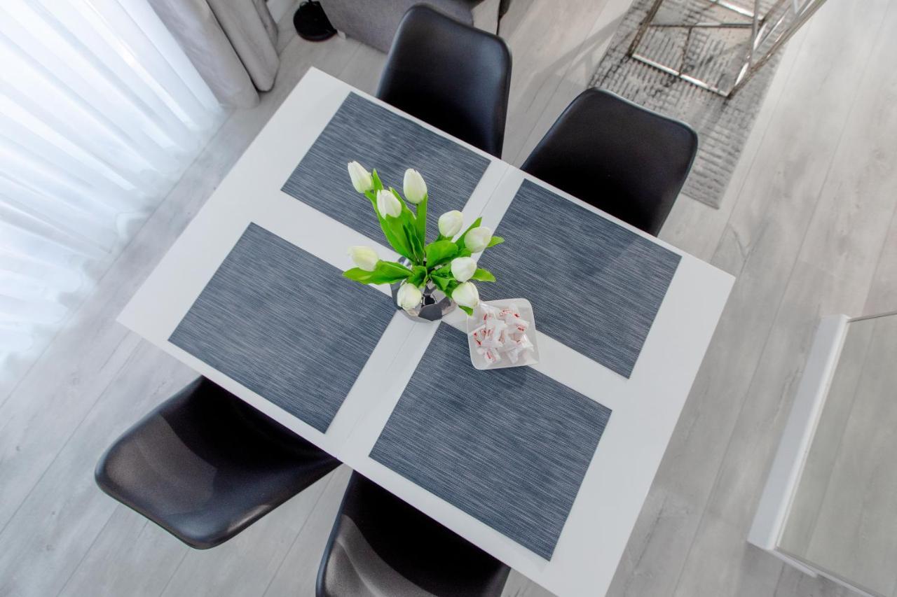 Apartament Linia Komfortu Gardenia Dziwnow Z Widokiem Na Morze Epapartamenty エクステリア 写真