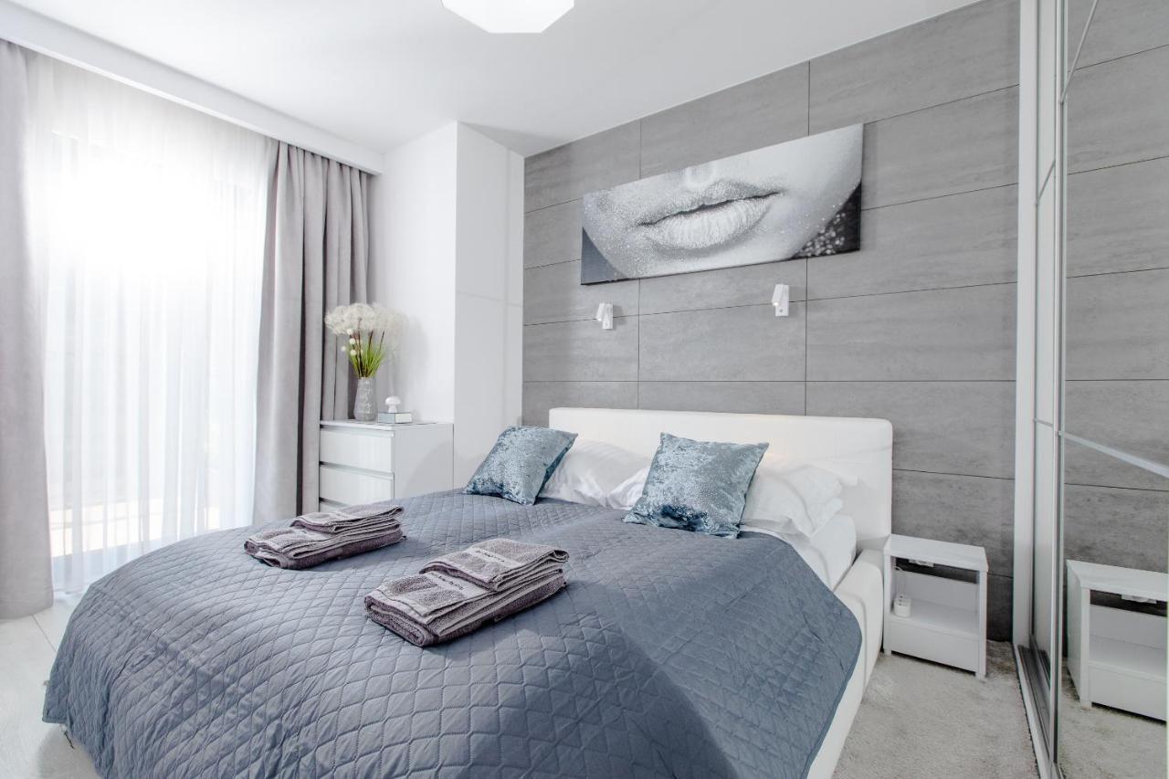 Apartament Linia Komfortu Gardenia Dziwnow Z Widokiem Na Morze Epapartamenty エクステリア 写真