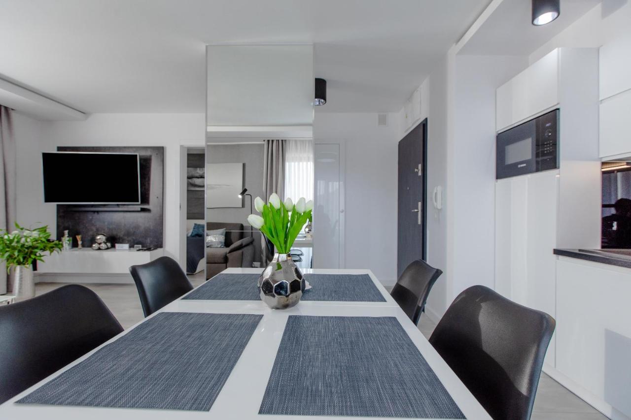 Apartament Linia Komfortu Gardenia Dziwnow Z Widokiem Na Morze Epapartamenty エクステリア 写真