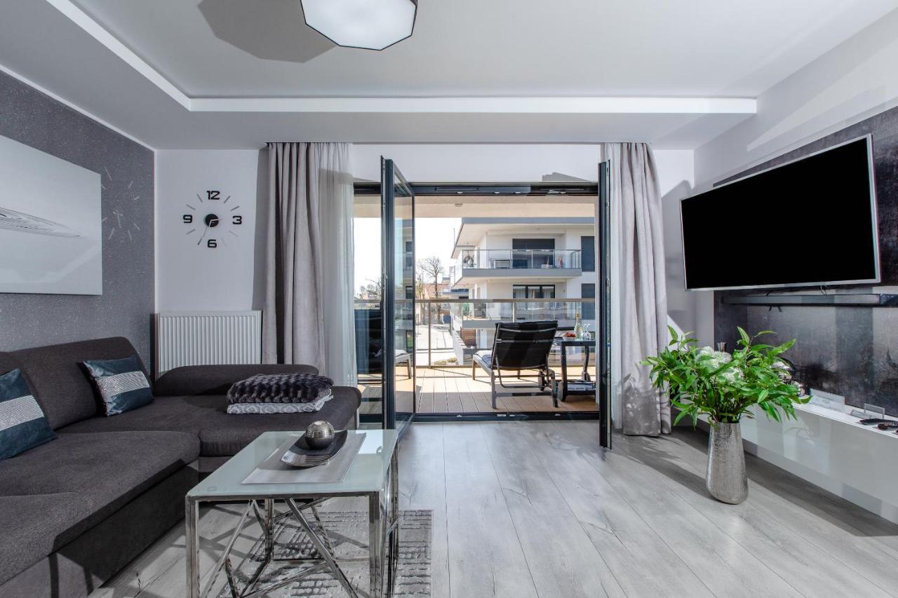 Apartament Linia Komfortu Gardenia Dziwnow Z Widokiem Na Morze Epapartamenty エクステリア 写真