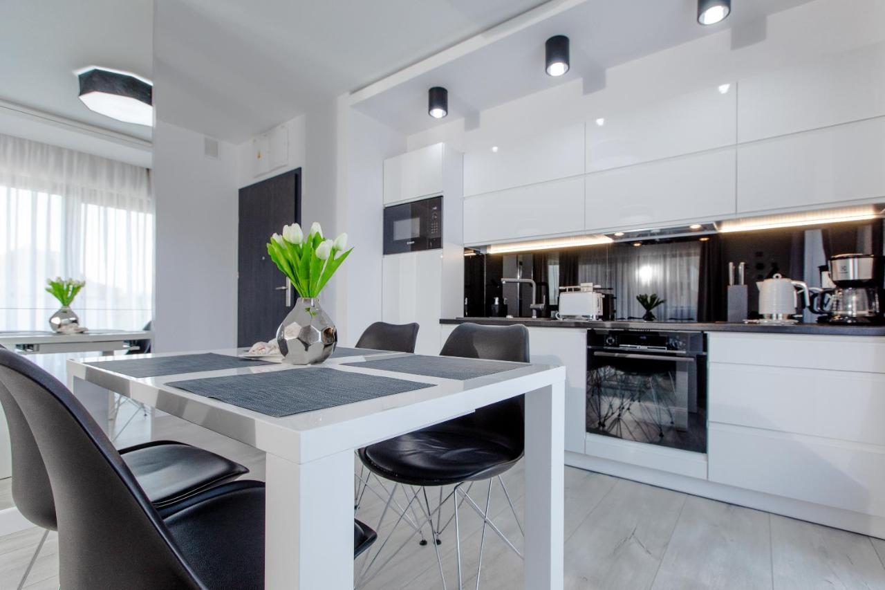 Apartament Linia Komfortu Gardenia Dziwnow Z Widokiem Na Morze Epapartamenty エクステリア 写真