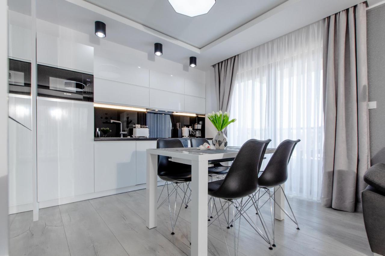 Apartament Linia Komfortu Gardenia Dziwnow Z Widokiem Na Morze Epapartamenty エクステリア 写真