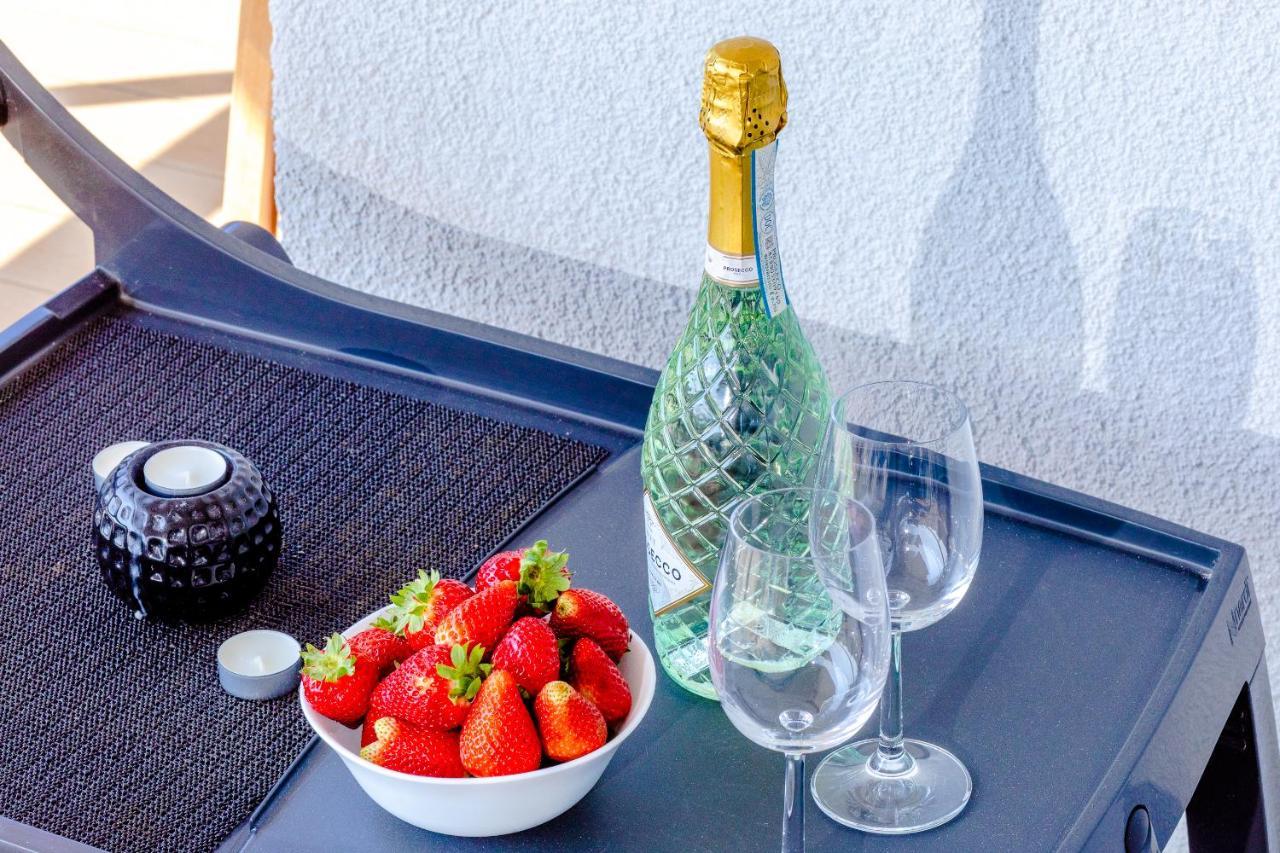 Apartament Linia Komfortu Gardenia Dziwnow Z Widokiem Na Morze Epapartamenty エクステリア 写真