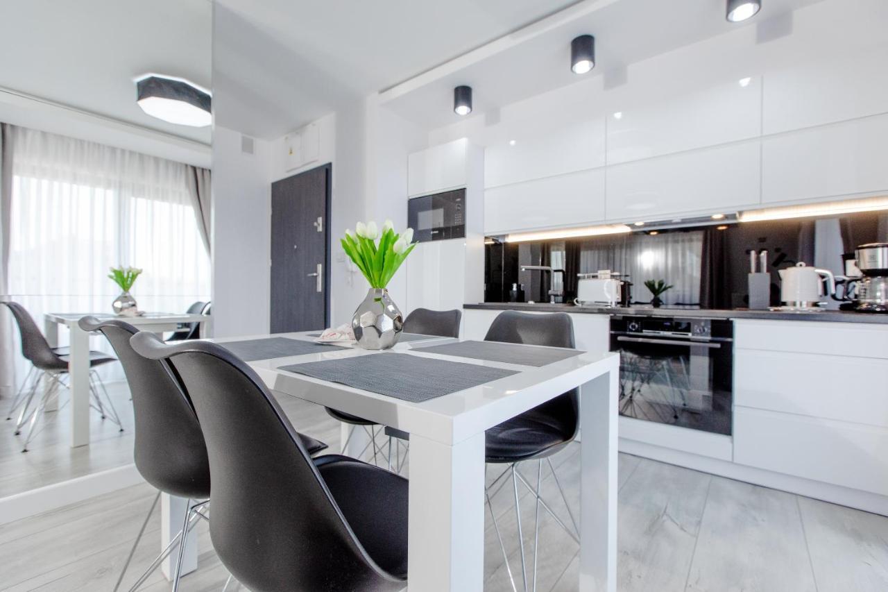 Apartament Linia Komfortu Gardenia Dziwnow Z Widokiem Na Morze Epapartamenty エクステリア 写真
